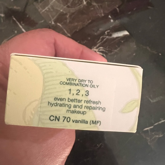 NewCLINIQUE even better refresh hydrating and repairing makeup CN 70 vanilla - Picture 5 of 5